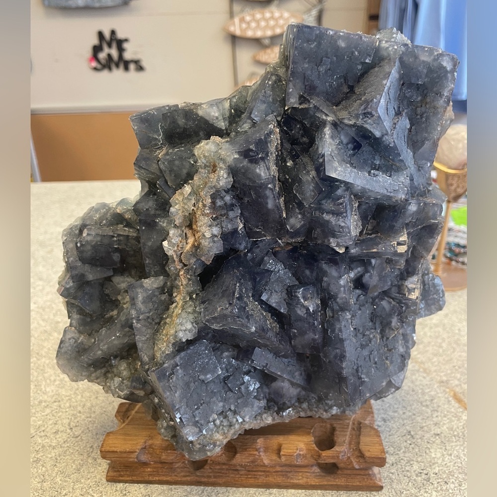 10LBs!!!🤩 Raw all Natural HARD TO FIND Blue fluorite😳 2”&3” CUBES 9” tall 10” W